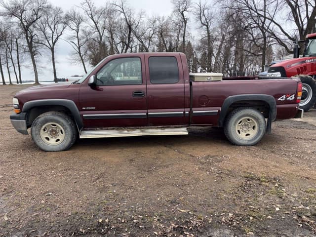 Image of Chevrolet 2500 equipment image 1