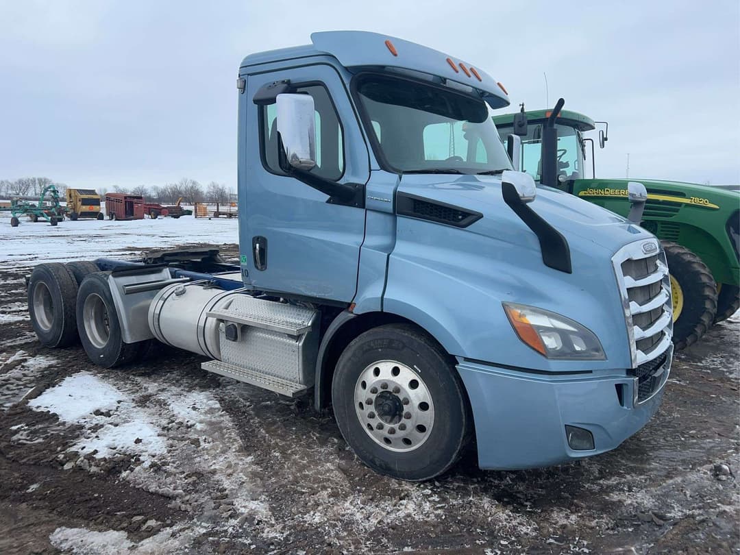 Image of Freightliner Cascadia Primary image