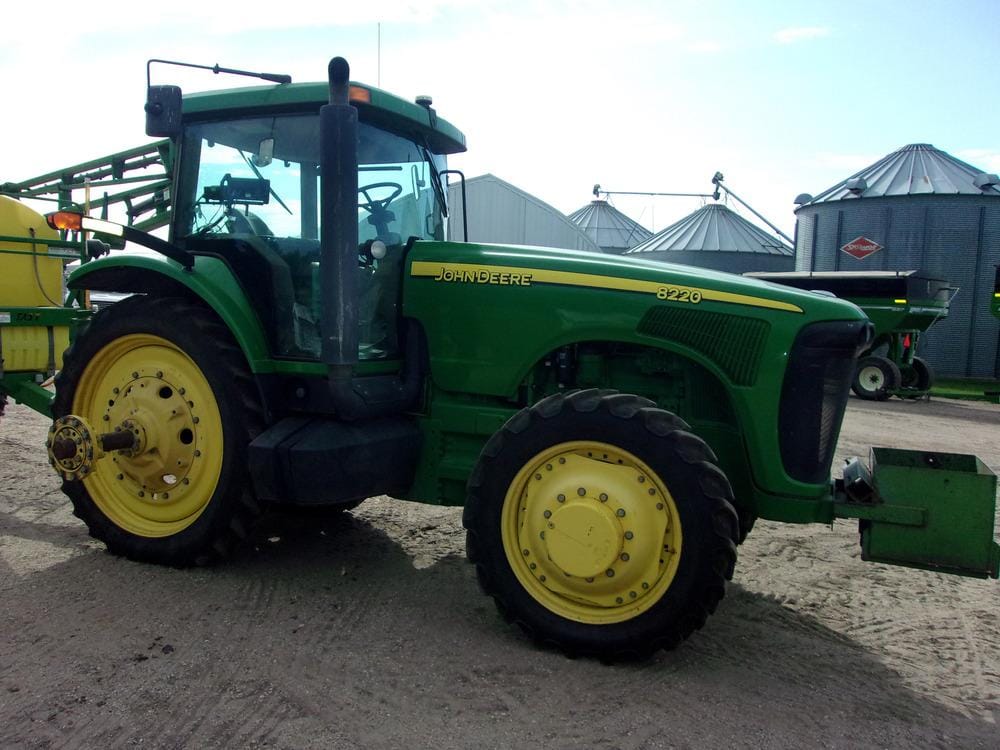 Main image John Deere 8220