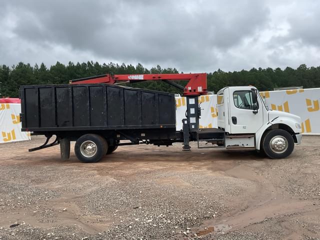 Image of Freightliner M2 equipment image 3