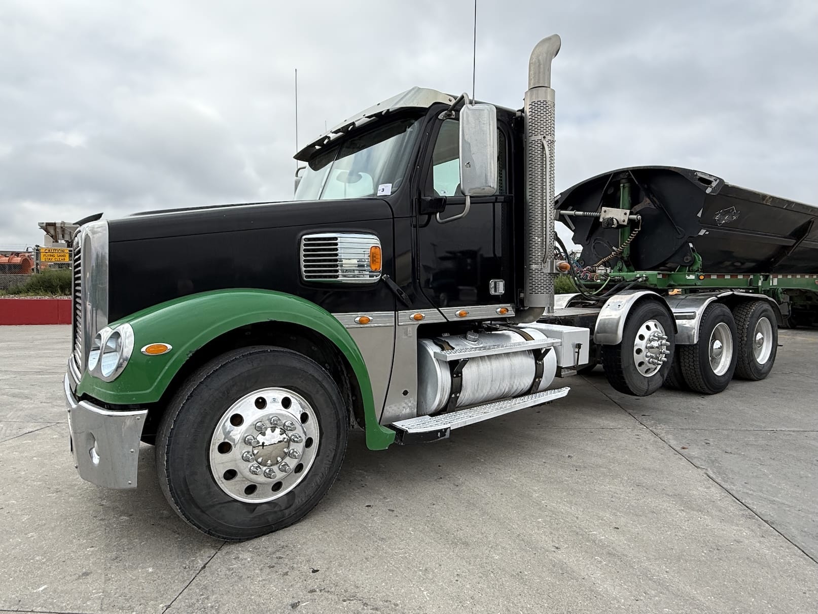 Main image Freightliner Coronado