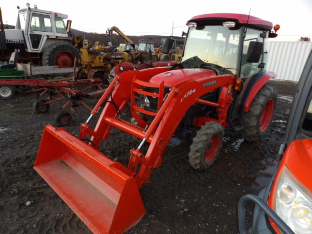Main image Kubota L3240