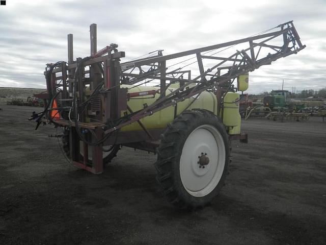 Image of Hardi NM550 equipment image 2