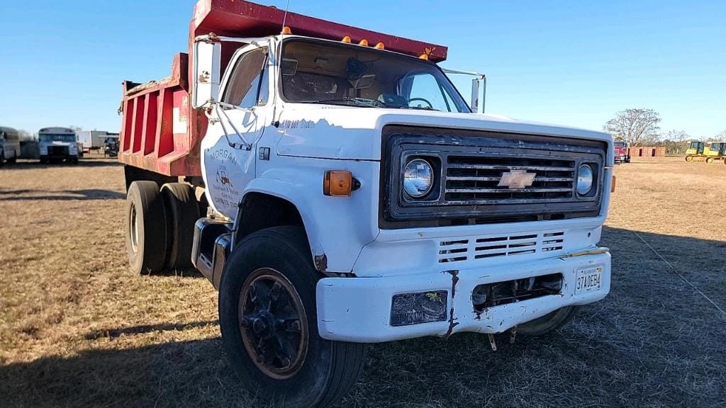 1990 Chevrolet C70 Equipment Image0