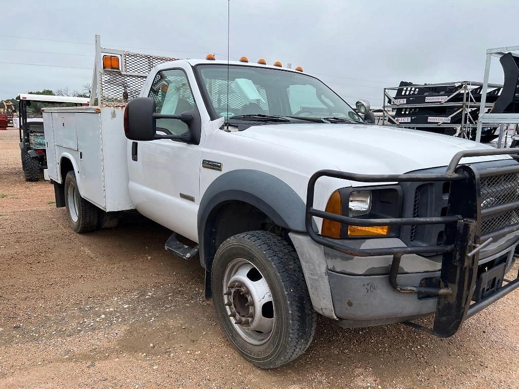 Image of Ford F-450 Primary image