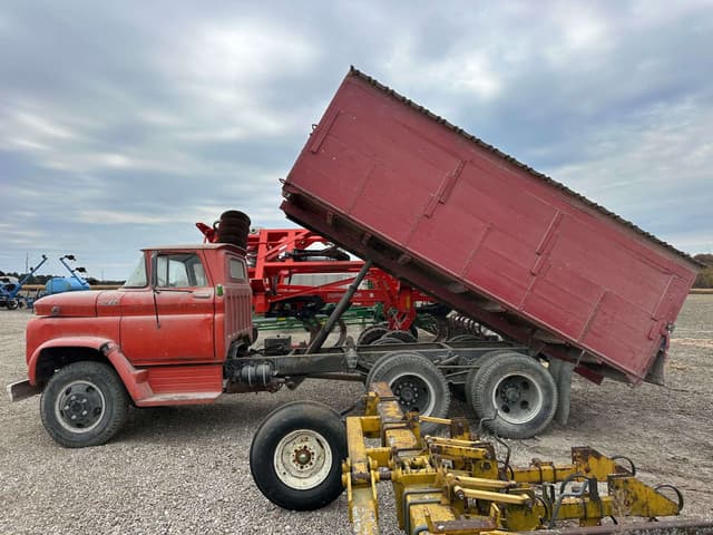 Image of Chevrolet 60 equipment image 1