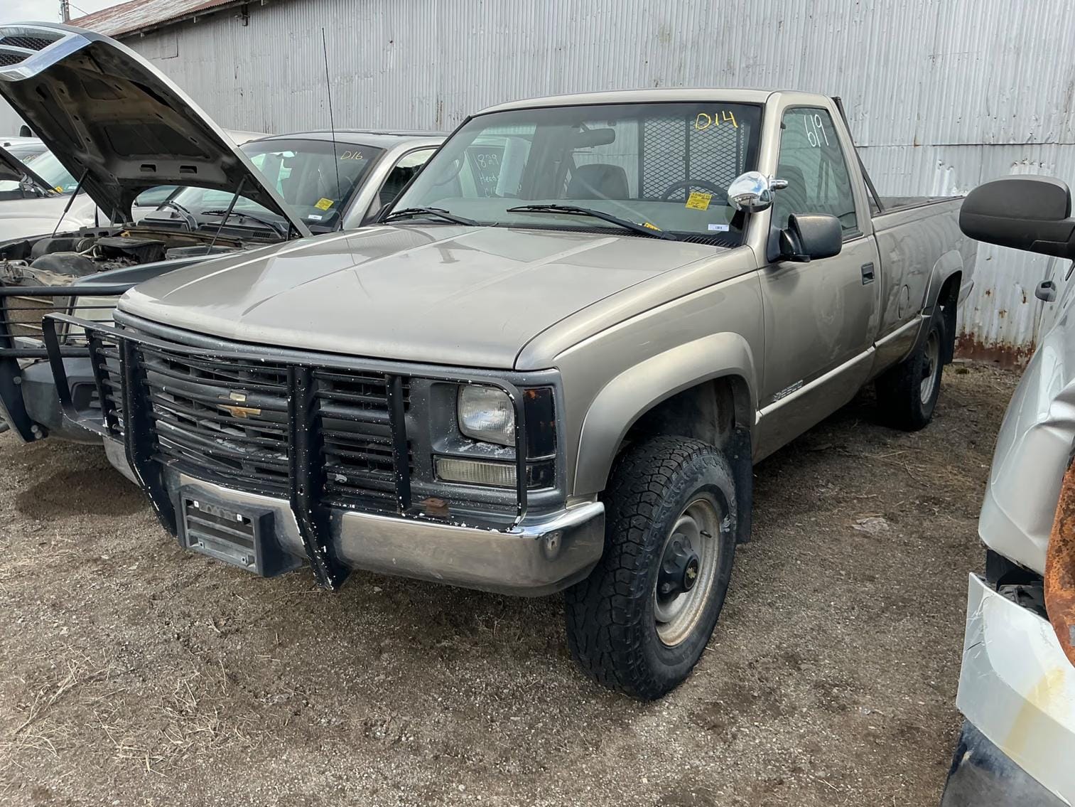 2000 Chevrolet 2500 Equipment Image0