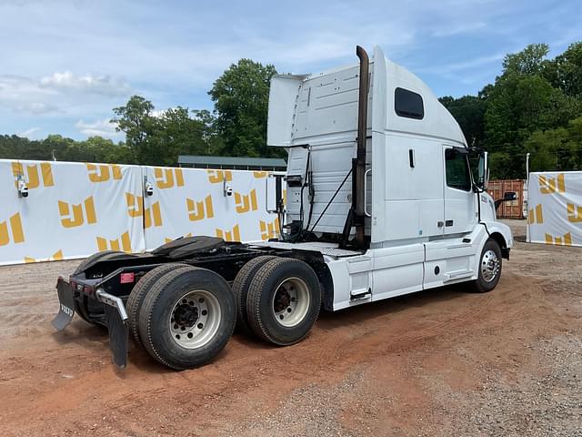 Image of Volvo VNL equipment image 4