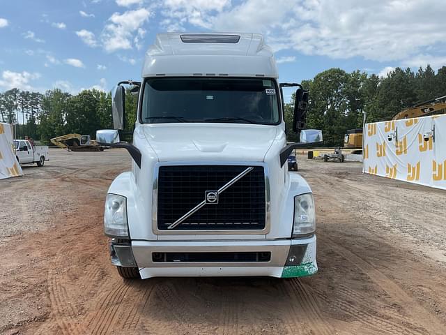 Image of Volvo VNL equipment image 1
