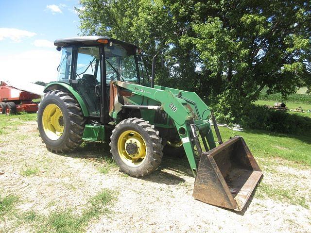 Image of John Deere 5520 equipment image 2