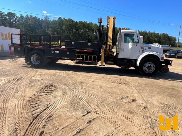 Image of International 4700 equipment image 3