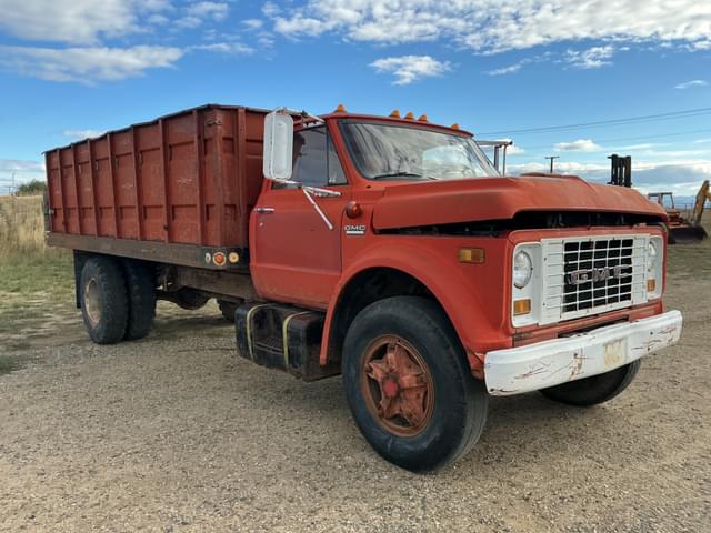 Image of GMC 5500 equipment image 2