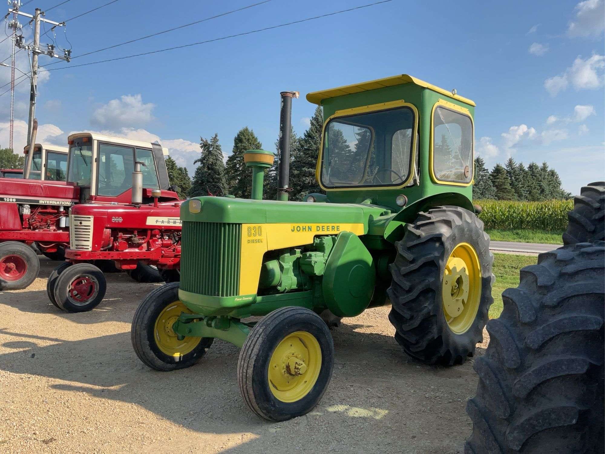 John Deere 830 Equipment Image0