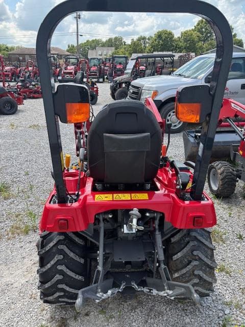 Image of Massey Ferguson GC1723E equipment image 3