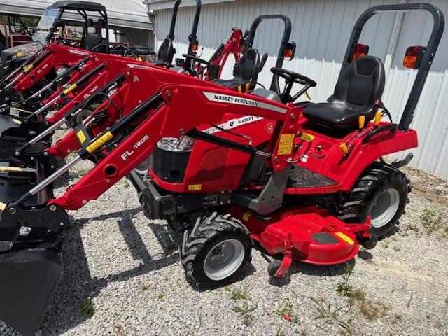2022 Massey Ferguson GC1723E Equipment Image0