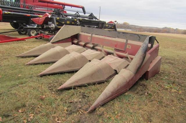 Image of Case IH 1044 equipment image 1