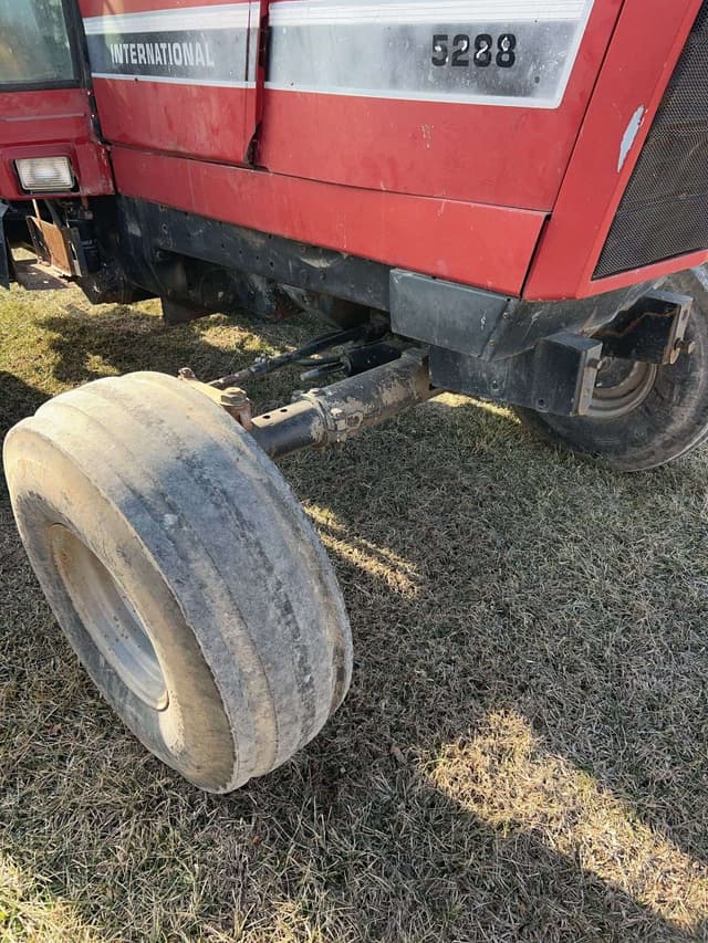 Image of International Harvester 5288 equipment image 3