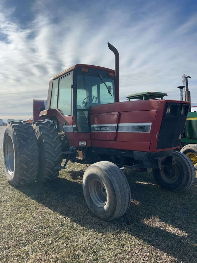 Image of International Harvester 5288 equipment image 1