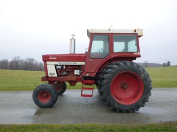Main image International Harvester 1066