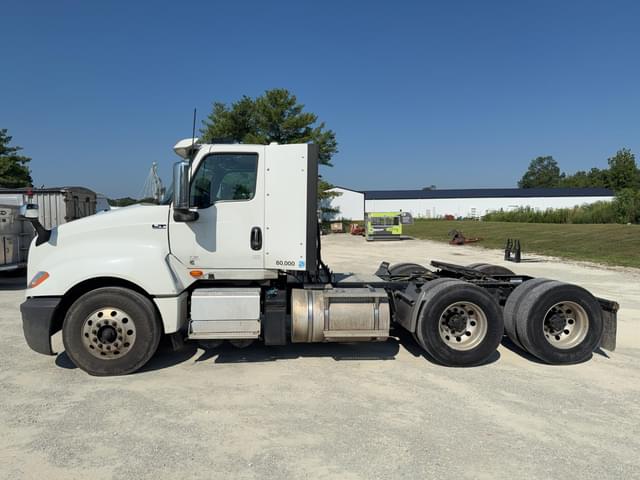 Image of International LT625 equipment image 1
