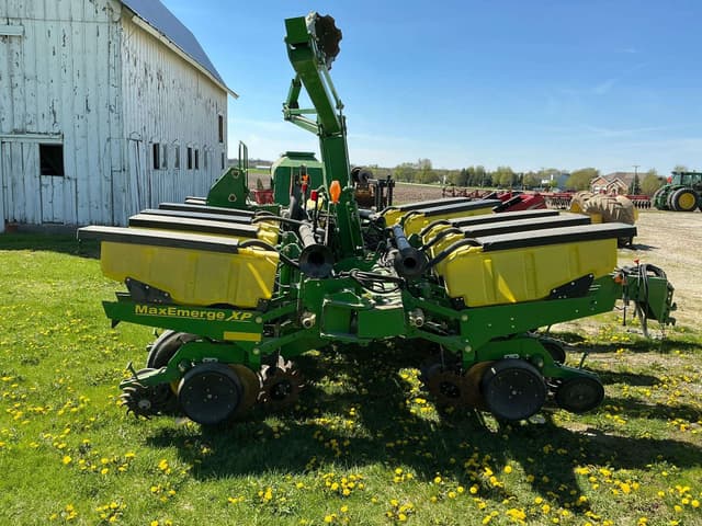 Image of John Deere 1760 equipment image 4