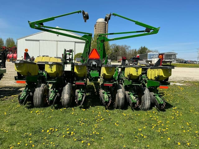 Image of John Deere 1760 equipment image 3
