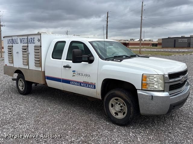 Image of Chevrolet 2500HD equipment image 2