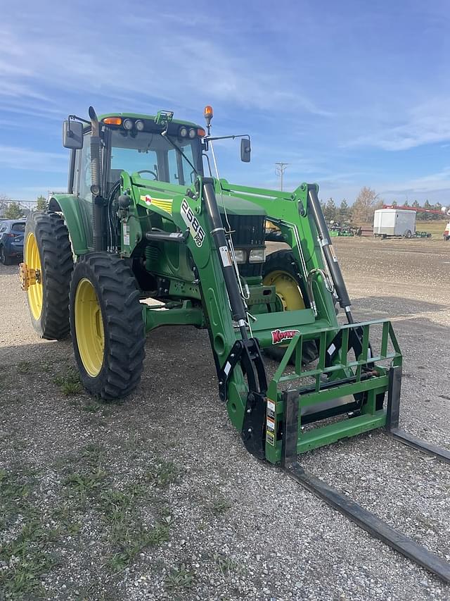 Image of John Deere 7520 equipment image 3