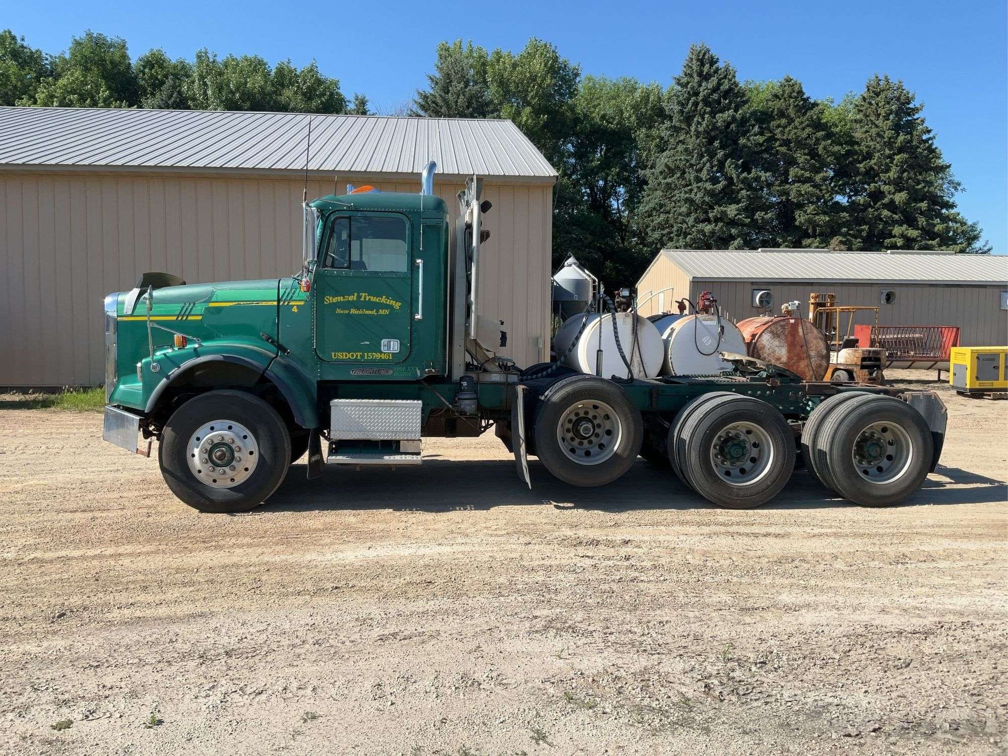 1993 Freightliner FLDSH Equipment Image0