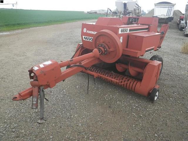 Image of Hesston 4650 equipment image 1