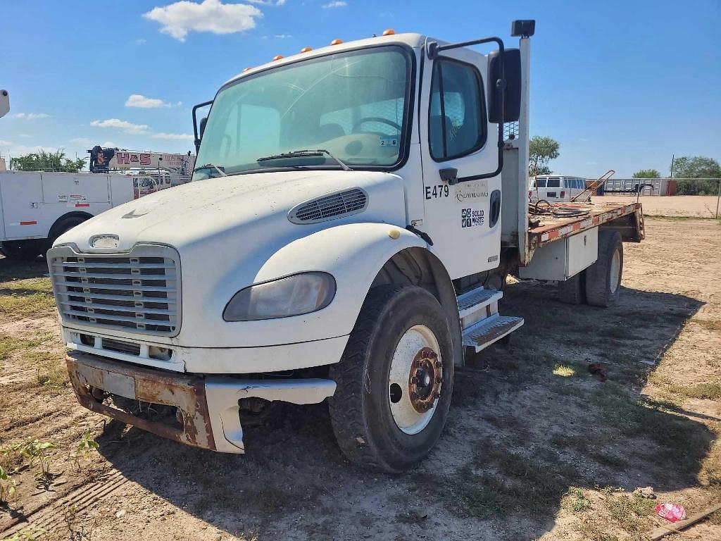 Image of Freightliner M2 106 Primary image