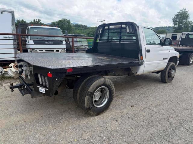 Image of Dodge Ram 3500 equipment image 2