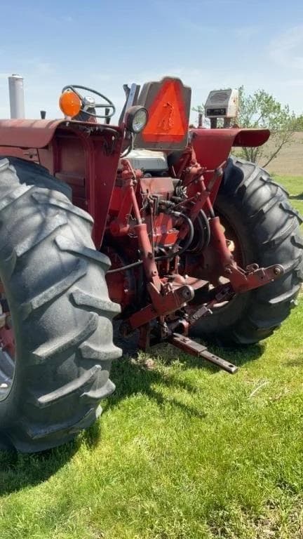 Image of International Harvester 756 equipment image 4