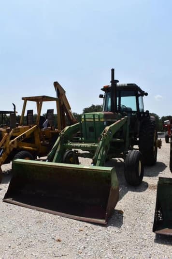 Main image John Deere 4440