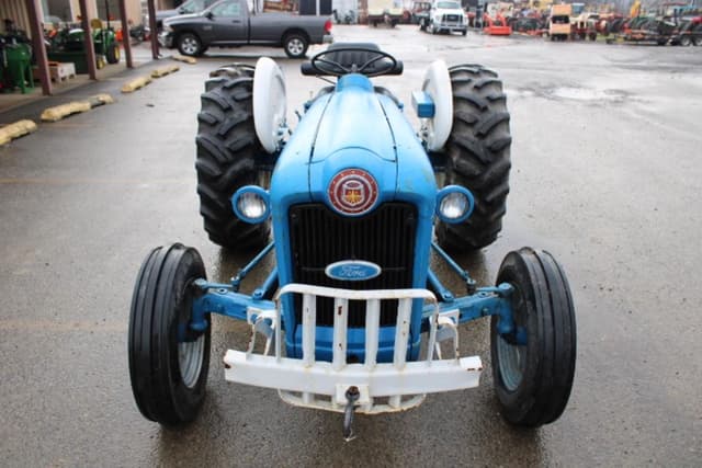 Image of Ford 2000 equipment image 1