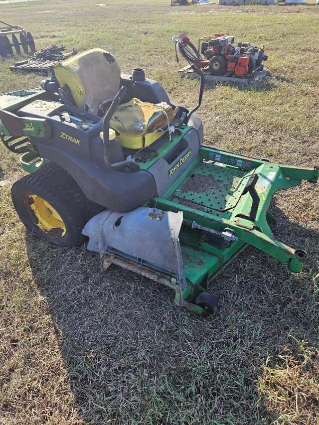 Image of John Deere ZTrak equipment image 2