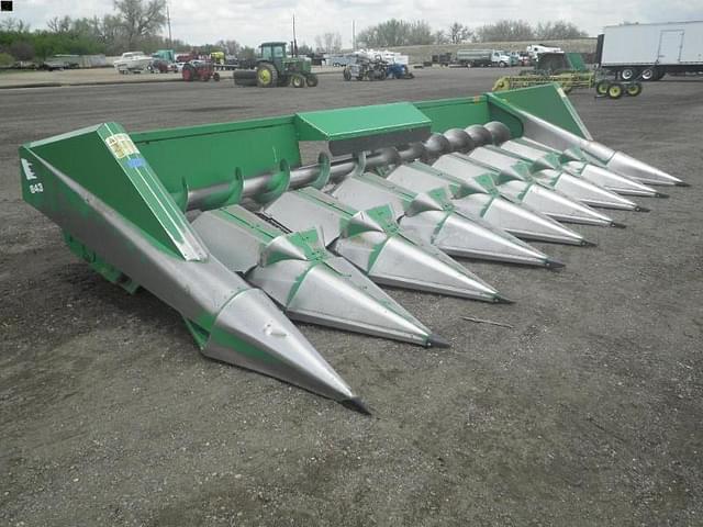 Image of John Deere 843 equipment image 1
