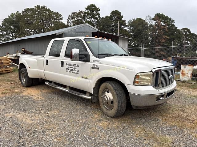 Image of Ford F-350 equipment image 4