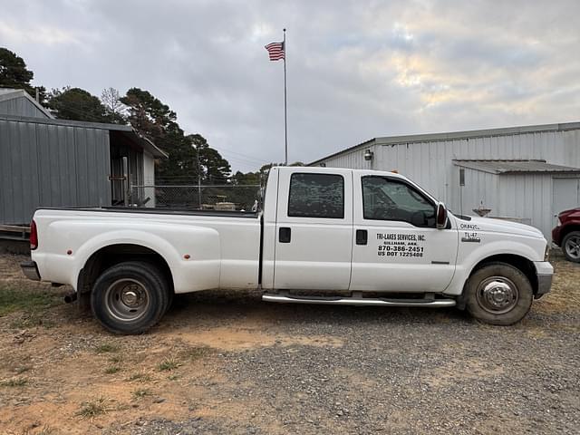 Image of Ford F-350 equipment image 3