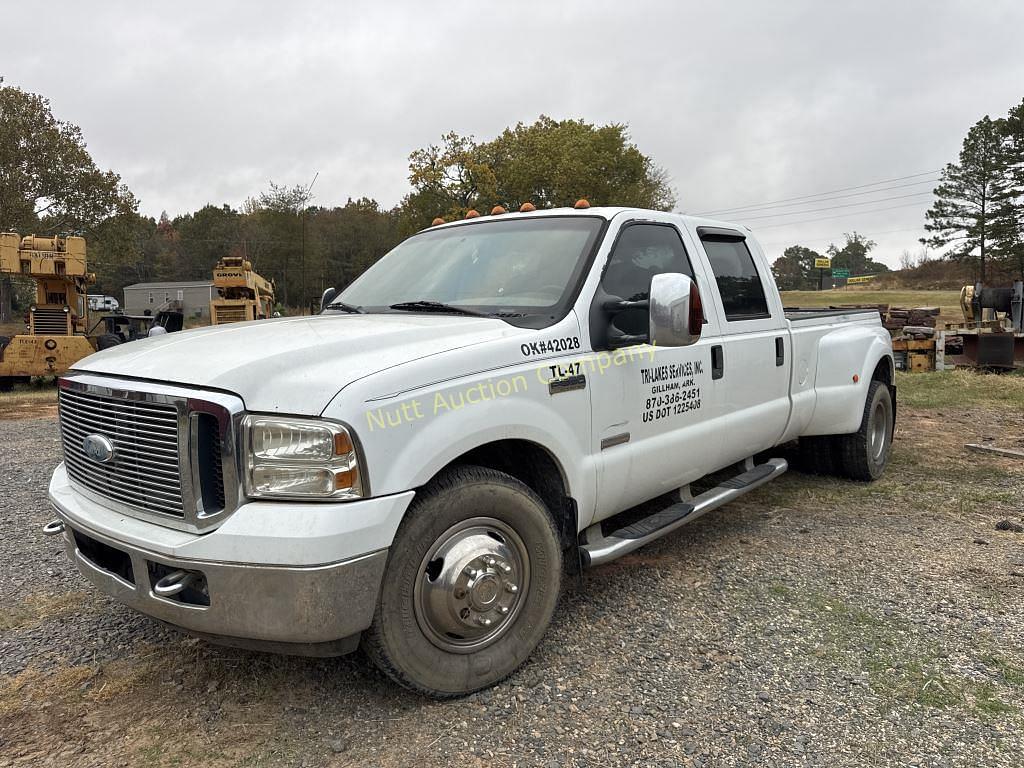 Image of Ford F-350 Primary image