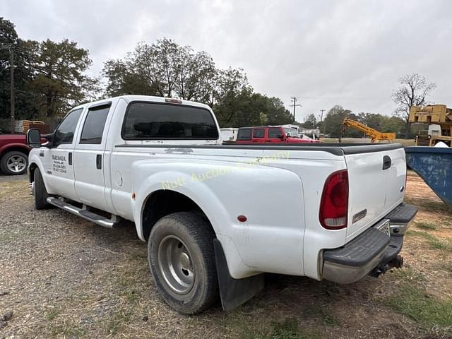 Image of Ford F-350 equipment image 1