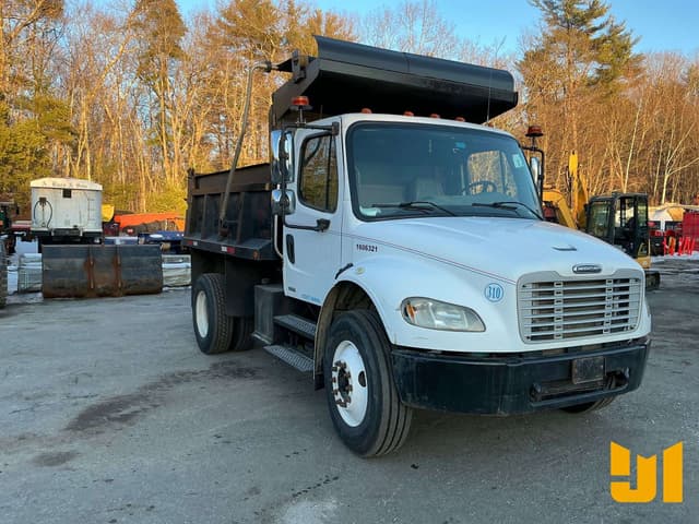 Image of Freightliner M2 equipment image 2