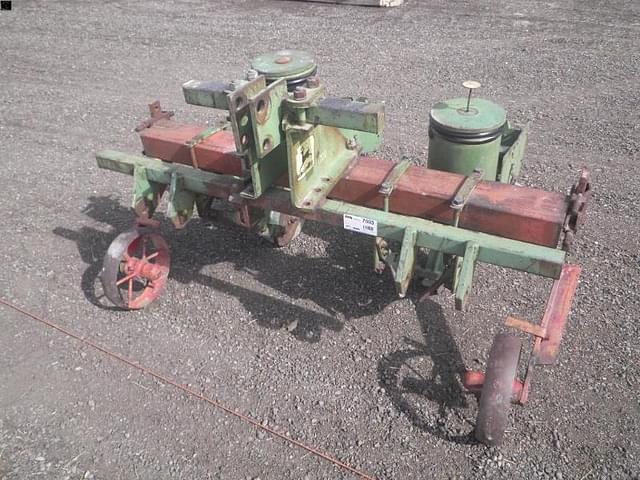 Image of John Deere 71 equipment image 1