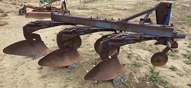 Image of Ford 142 equipment image 1