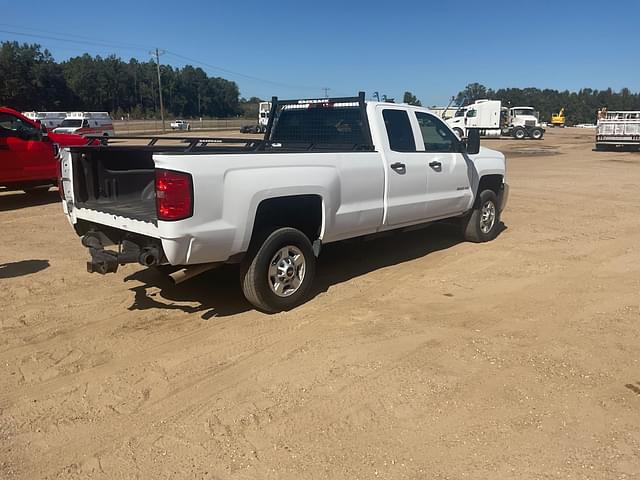 Image of Chevrolet 2500HD equipment image 4