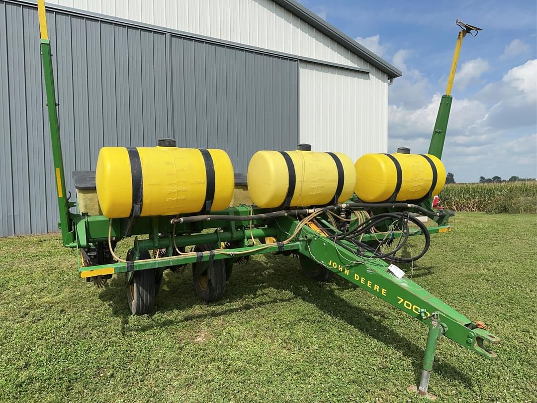 Image of John Deere 7000 Primary image