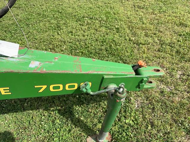 Image of John Deere 7000 equipment image 2