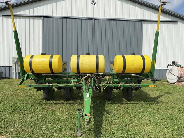 Image of John Deere 7000 equipment image 1