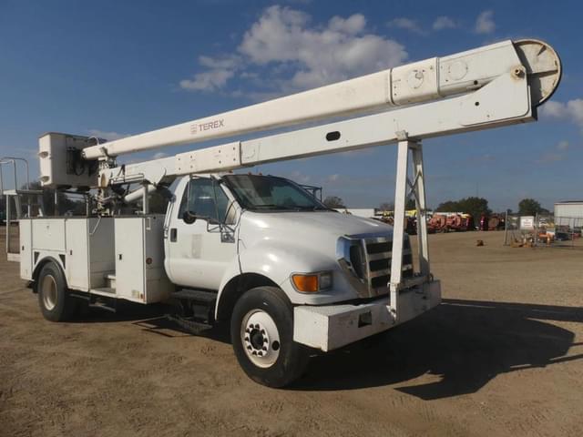 Image of Ford F-750 equipment image 1