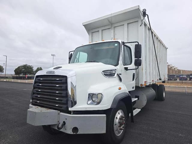 Image of Freightliner 114SD equipment image 1